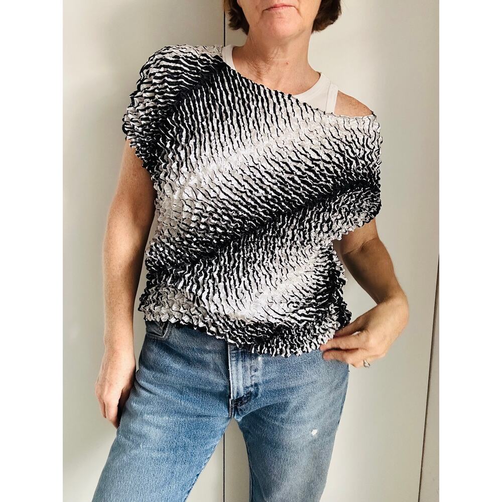Y2K Womens Top Asymmetrical Print Scrunchie bubble top Size Medium